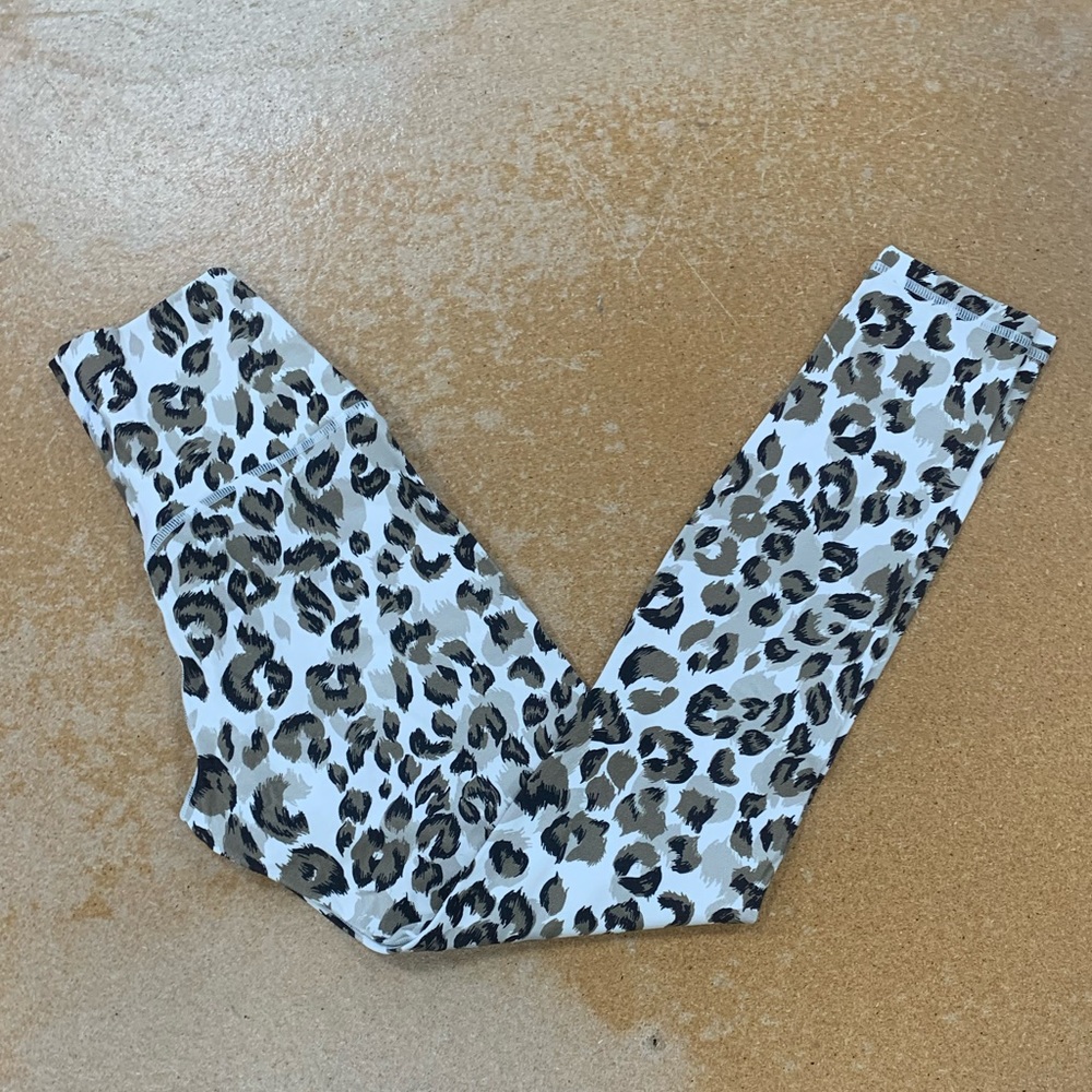 White Leopard leggings